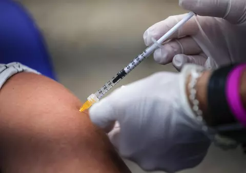 Spania va administra a treia doză de vaccin anti-COVID-19 categoriilor vulnerabile