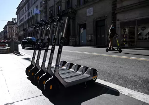 Închirierea trotinetelor electrice, interzisă la Oslo pe timpul nopţii