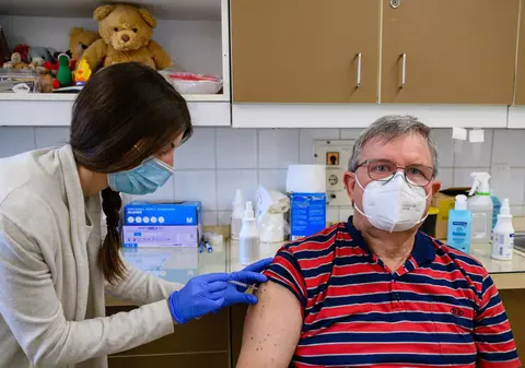 Vaccinarea anti-COVID va deveni obligatorie în Ungaria pentru personalul medical, din 15 august