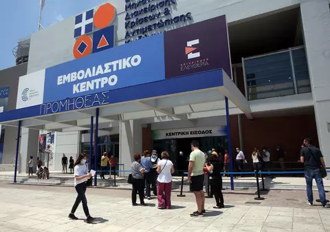 Noi restricții în Grecia, de vineri. Imunizarea devine obligatorie pentru angajații din domeniul sanitar