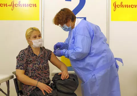 O nouă tranșă de vaccin Pfizer sosește luni în România