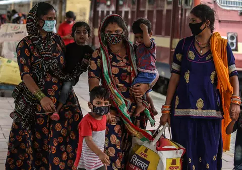 State din India vor să introducă politica celor 2 copii și să ofere stimulente pentru sterilizare