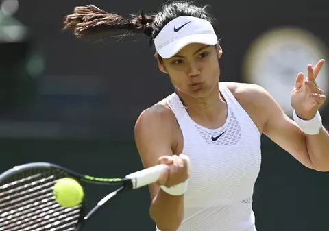 Cine e Emma Răducanu, senzaţia de la Wimbledon: „Vin în fiecare an s-o vizitez pe mamaia, la București”