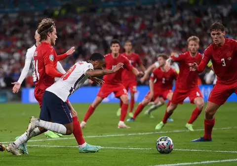 Ironii pe net, după ce Anglia a ajuns în finala Euro 2020 în urma unui penalty controversat cu Danemarca