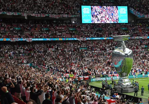 Un expert german în sănătate, după organizarea EURO 2020 în pandemie. „UEFA e responsabilă pentru decese!”