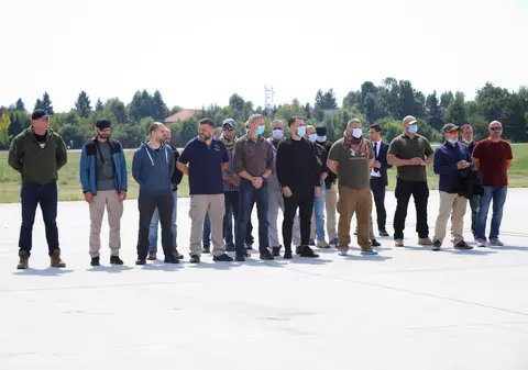 Românii evacuați din Kabul au aterizat pe Otopeni. Aurescu: „Afganistan este un loc al disperării”