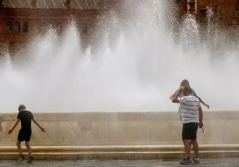 Atenționare de călătorie pentru Spania. Coduri galben și portocaliu de caniculă, ploi torențiale și vijelii