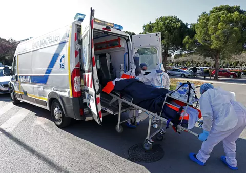 Personalul sanitar din Franța, sancționat dacă nu se vaccinează anti-COVID până pe 15 septembrie