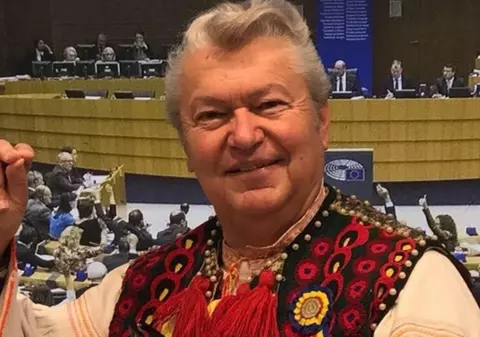 Gheorghe Turda și-a cerut scuze public, după ce a aruncat cu un pahar spre fina lui Ionuț Dolănescu, spărgându-i buza