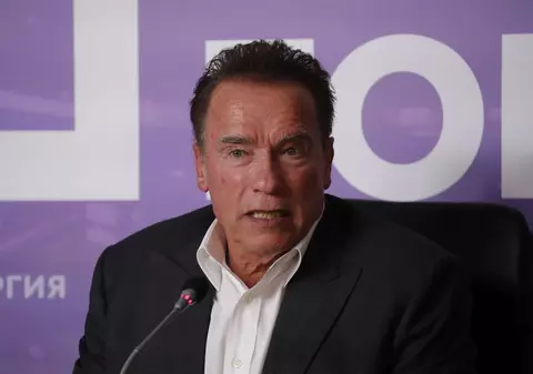 Arnold Schwarzenegger, ieșire furioasă: „Da, ai libertatea de a nu purta mască. Dar ești un ticălos dacă n-o porți”
