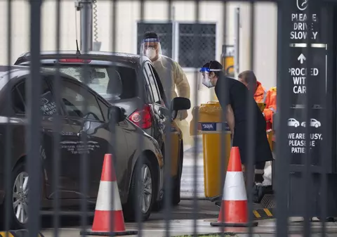 Dilema țărilor date până acum exemplu în lupta cu virusul, după apariția de noi focare COVID