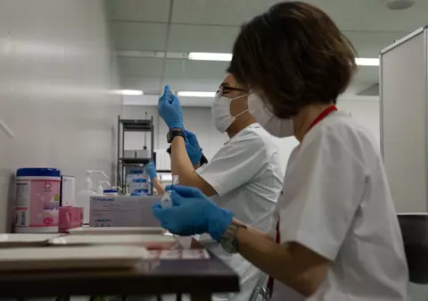 Peste 1,6 milioane de vaccinuri anti-COVID de la Moderna, suspendate în Japonia: „Am găsit impurități”