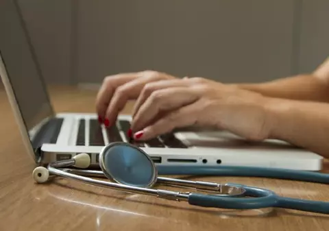 Cum alegi cea mai bună asigurare de sănătate națională. Ce servicii medicale acoperă și cât costă