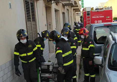 Un român, în stare gravă la spital după ce un bloc s-a prăbușit la Torino în urma unei explozii