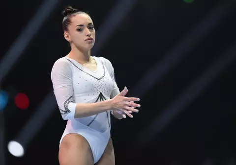 Larisa Iordache, la întoarcerea de la Tokyo: „Văzând finala, aș fi fost pe podium”