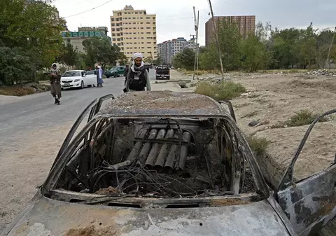 Mașină transformată în lansator de rachete. De unde au fost trase proiectilele către aeroportul din Kabul