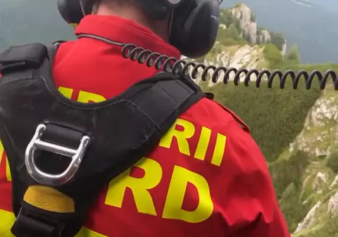 Turişti răniţi pe trasee din Bucegi. Pentru unul dintre ei s-a intervenit cu elicopterul