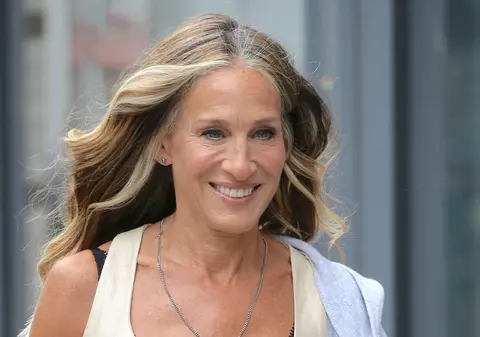 Sarah Jessica Parker, în costum de baie la 56 de ani. A apărut la plajă cu soțul și fiicele lor