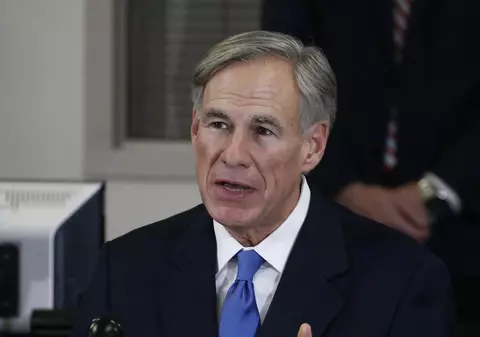 Guvernatorul statului Texas s-a infectat cu COVID-19, după ce a interzis obligativitatea vaccinării şi a purtării măştii