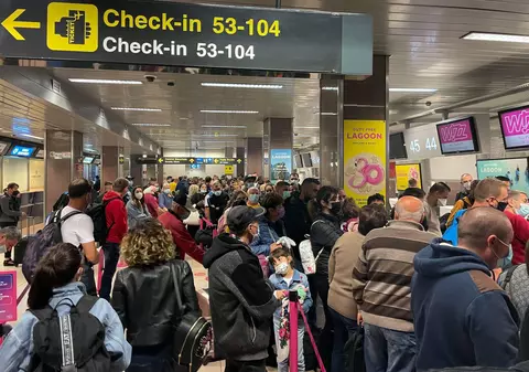 Aeroportul Otopeni, în topul celor mai proaste aeroporturi din lume. Personalul, „cam agresiv și neprimitor”