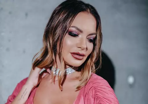 Andreea Antonescu împlinește astăzi 39 de ani. Ce mesaj a transmis artista. „Ai greșit fata, băiatule”