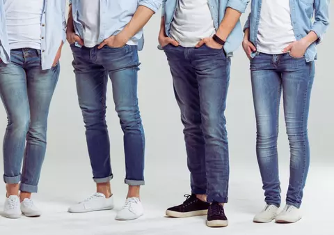 Blugii și tricourile s-ar putea scumpi, după ce prețul bumbacului a ajuns la maximumul ultimului deceniu