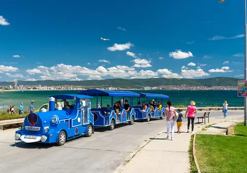 Top 5 destinații de vacanță pentru luna septembrie. Unde pot călători familiile cu copii