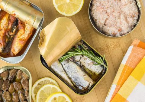 Ce să faci cu peștele la conservă. 4 rețete delicioase cu pește la conservă