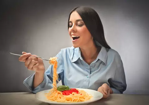 Cum mănânci corect spaghetele. Metoda folosită de toți italienii