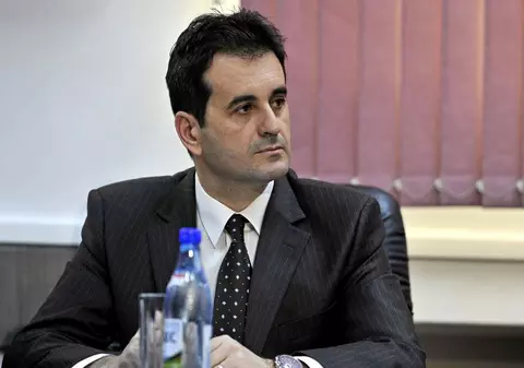 Dragoș Bănescu, trecut prin cinci ministere și 17 Consilii de Administrație, numit secretar general adjunct la Justiție