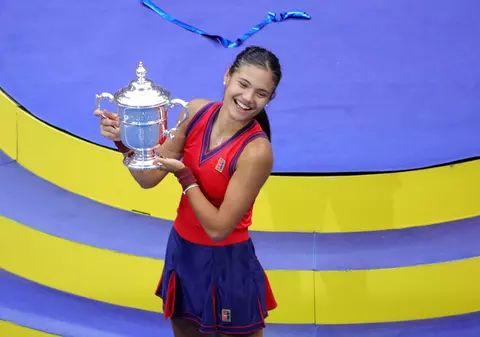 Primele declarații ale bunicii Emmei Răducanu: „N-am mai văzut-o de doi ani, dinainte de pandemie. Sarmalele sunt preferatele ei”