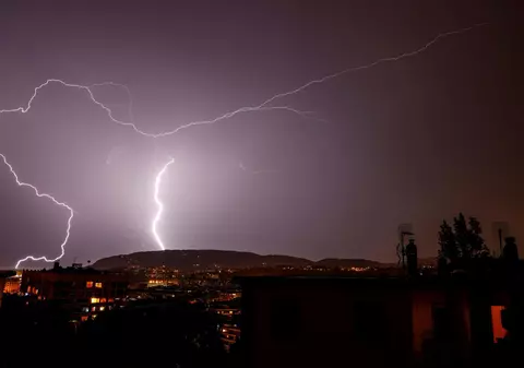 Atenționare de călătorie pentru Spania. Cod galben de ploi și furtuni în mai multe regiuni ale țării