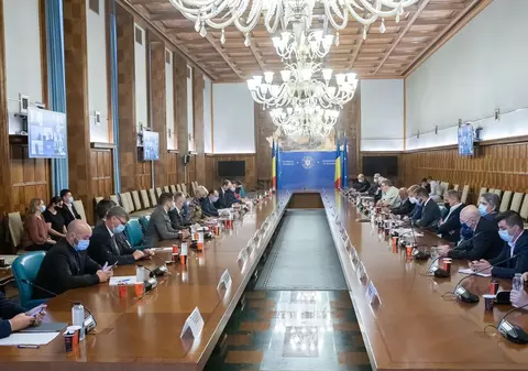 Guvernul anunță azi noi restricții, după creșterea numărului de cazuri COVID. Măsurile luate în calcul