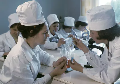 Testul de sânge care poate depista timpuriu peste 50 de tipuri de cancer, lansat în studiu clinic în Marea Britanie