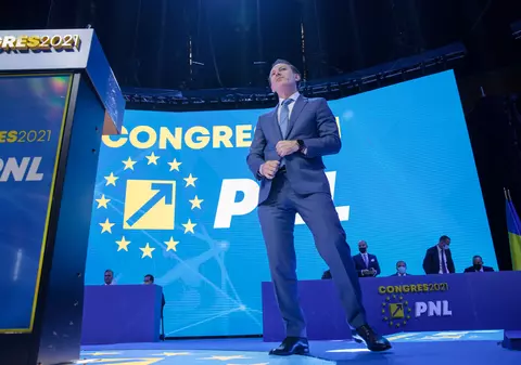 REPORTAJ. Ce nu s-a văzut și auzit la televizor la congresul PNL. Ziua în care festivalul democrației s-a transformat în festivalul huiduielilor