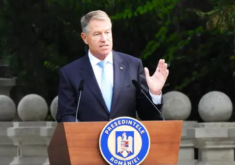 Klaus Iohannis, în fața studenților de la Medicină: „Epidemia de fake news fac munca voastră, deja grea, mai dificilă”