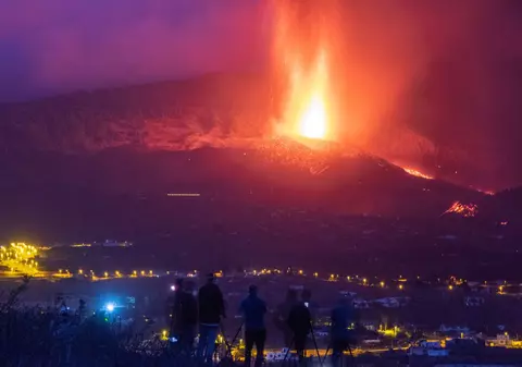 85 de zile de erupție, fără oprire. Vulcanul din Canare a doborât un record