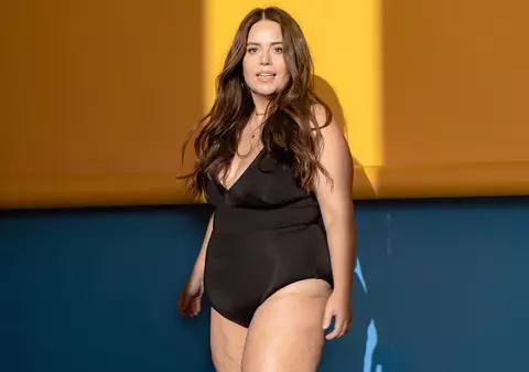 Lorelei Bratu, concurenta de la „Asia Express”, a apărut într-o ținută transparentă la ELLE New Media Awards 2021