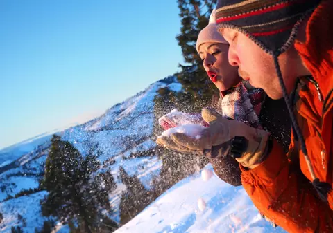 Vara sanie, iarna car: cum să te pregătești din timp, pentru ca sezonul rece să nu te ia prin surprindere