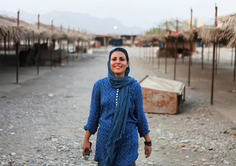 INTERVIU | Regizoare din Iran, despre lupta femeilor împotriva violenței domestice: „Întâlnim povești similare în SUA sau în România”