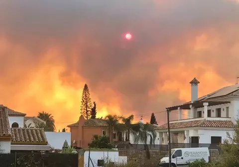 Aproape 1.000 de persoane, evacuate din cauza incendiilor din sudul Spaniei
