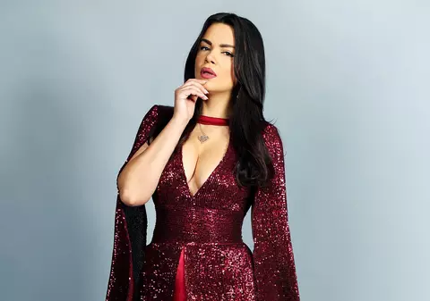 Povestea Ruxandrei Barău, concurenta de la „Femeia alege”. E pasionată de pictură și îi place să cânte