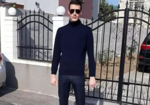 Tânăr judecat pentru că a lovit cu mașina un polițist în București, prins la volan, deși are carnetul suspendat