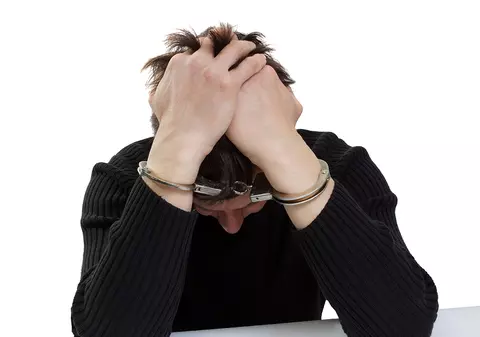 Difuzarea de imagini intime ale unei persoane va fi pedepsită cu închisoare de până la 3 ani