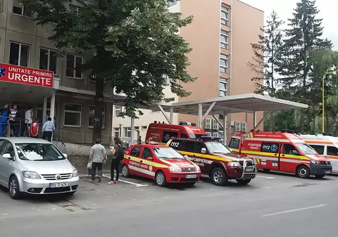 Cât de pregătite sunt spitalele celor mai periculoase zone din drumurile morții? La Râmnicu Sărat nu e UPU, la Brașov funcționează „în spațiu provizoriu”