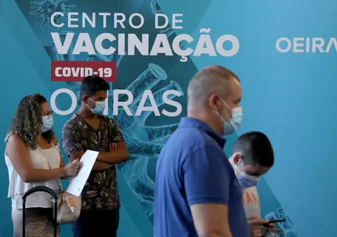 Portugalia a vaccinat 82% din populație. Imaginea din iarnă cu spitalele pline de pacienți COVID a risipit îndoielile față de vaccin