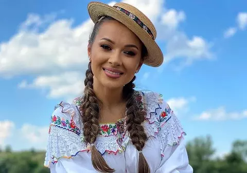 Cum arăta Vlăduța Lupău înainte să fie celebră. Ce intervenții estetice și-a făcut