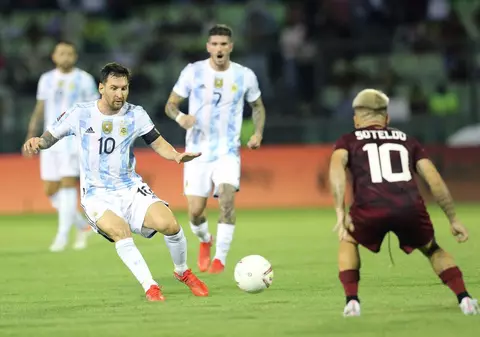 Cereri pentru 200.000 de bilete la meciul Argentina - Bolivia. Platforma online s-a blocat imediat