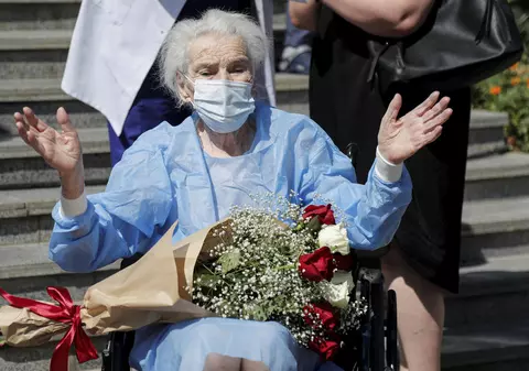 O femeie de 111 ani din Georgia s-a vindecat de COVID-19. „Are o mare dorință de recuperare”