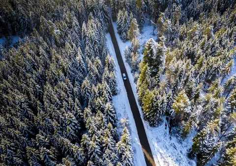 Intrăm în sezonul rece. Când ar putea fi nevoie de deszăpezire în iarna 2021 - 2022